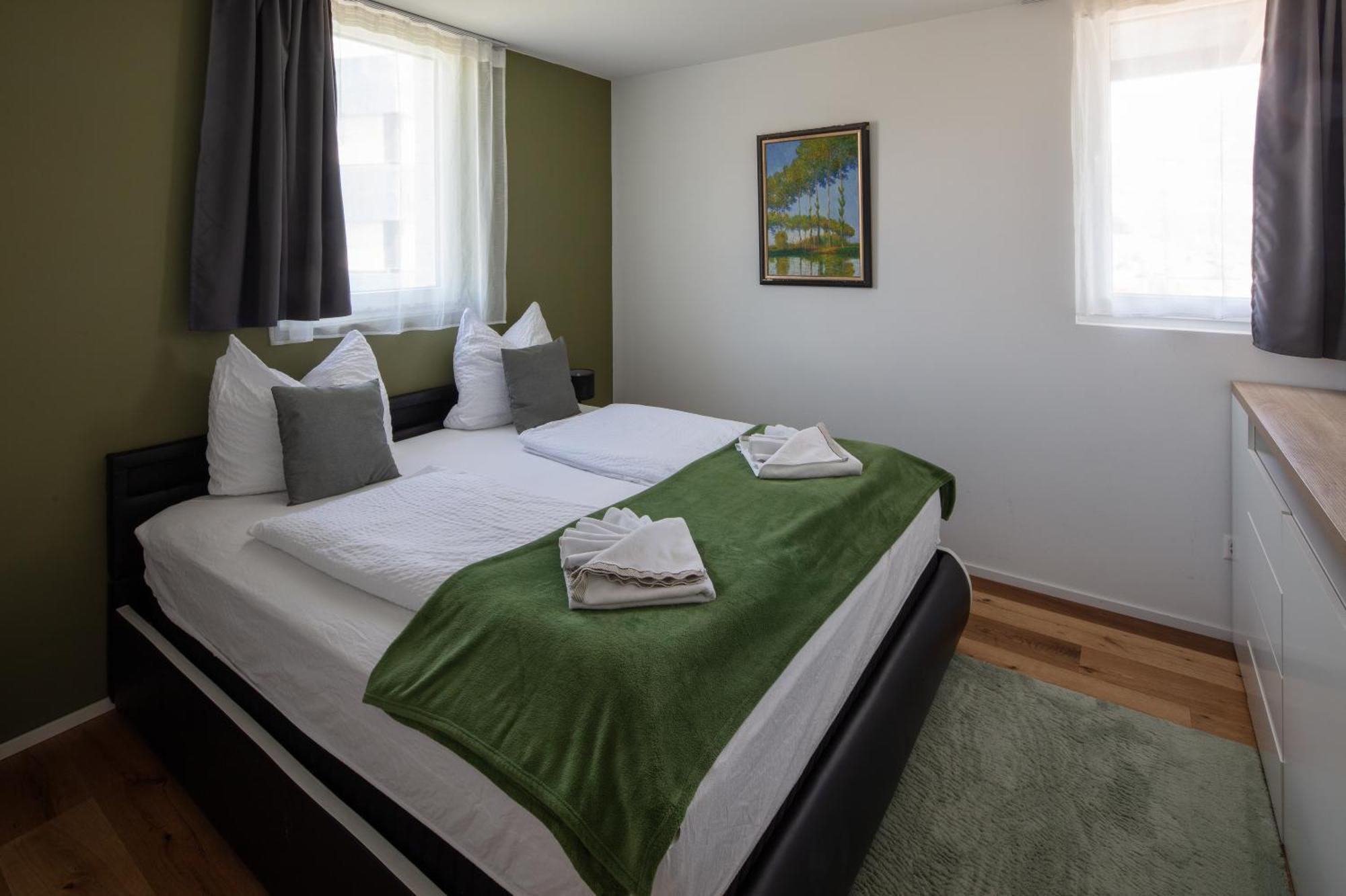 Berg & Berg Apartments - Spiez Self-Check-In Zewnętrze zdjęcie